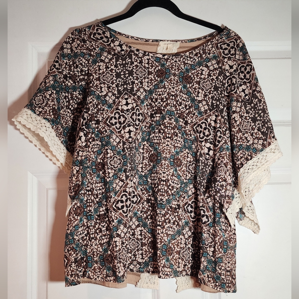 NWOT Mystree Bohemian Patterned Open Back Blouse S